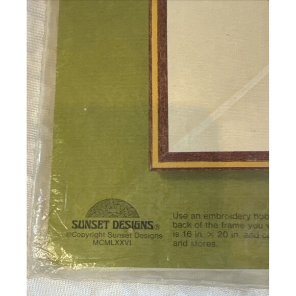 Sunset Stitchery kit autumn leaves Betty Miles 16 x 20 #2241 100% Pure Wool 70s - Picture 4 of 15